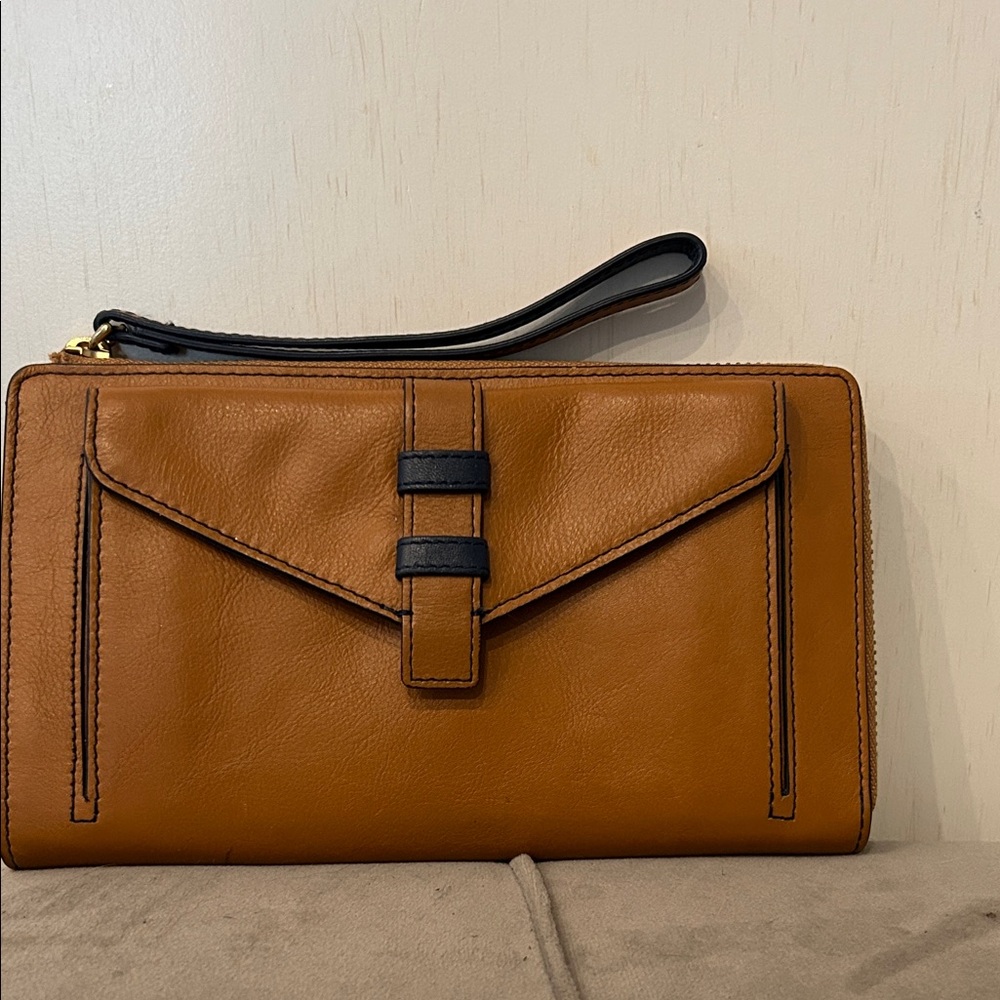 Vera Bradley Bozeman Wristlet in Brown Leather.